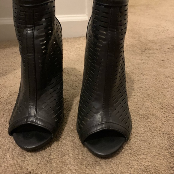 Heeled boots - Picture 3 of 4